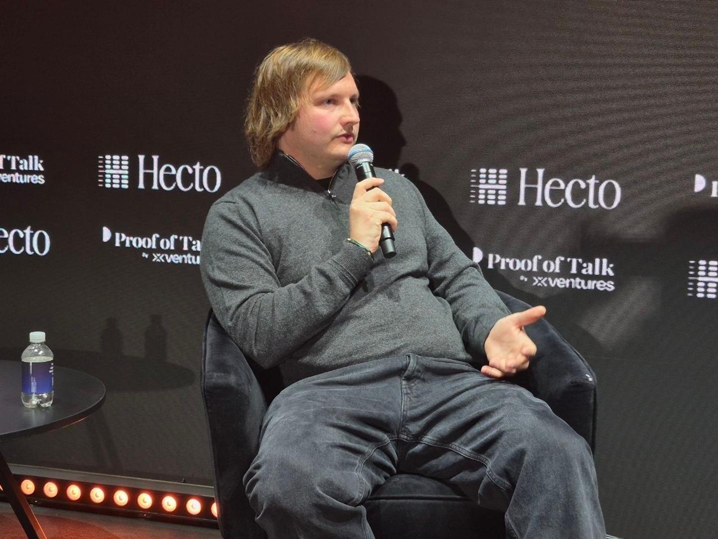 How Aave's Stable Vaults Could Transform Fintech Investment Strategies