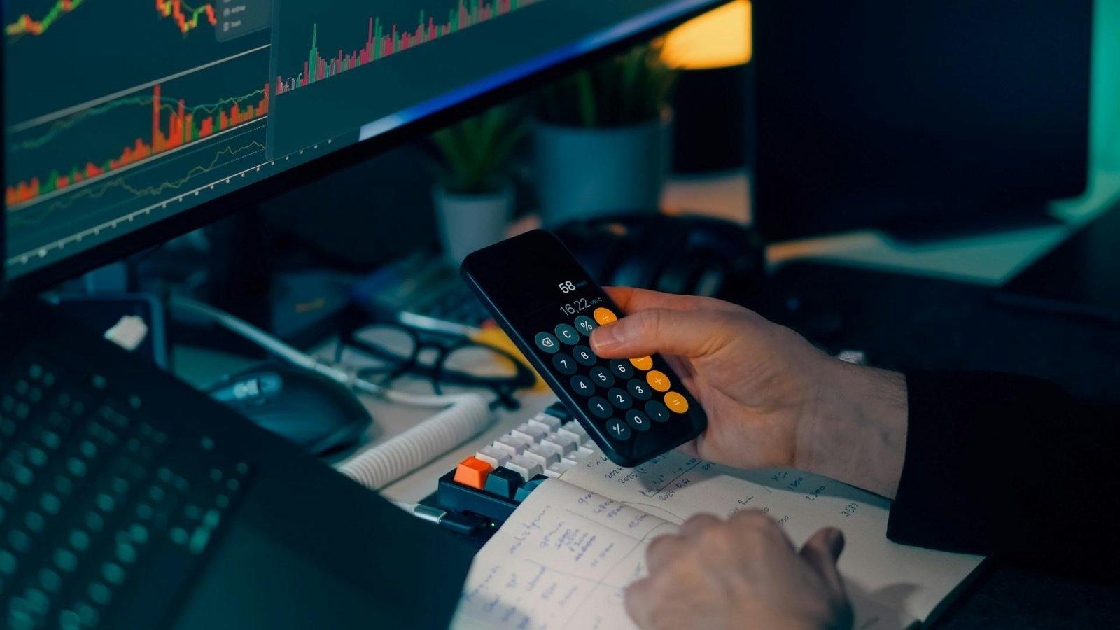 What Peter Brandt's Gold Preference Signals for Bitcoin Investors