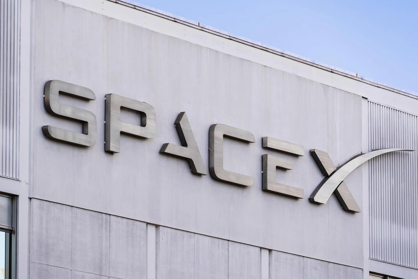 Peter Schiff Says SpaceX Stock Drop Could Signal Wider Market Trouble
