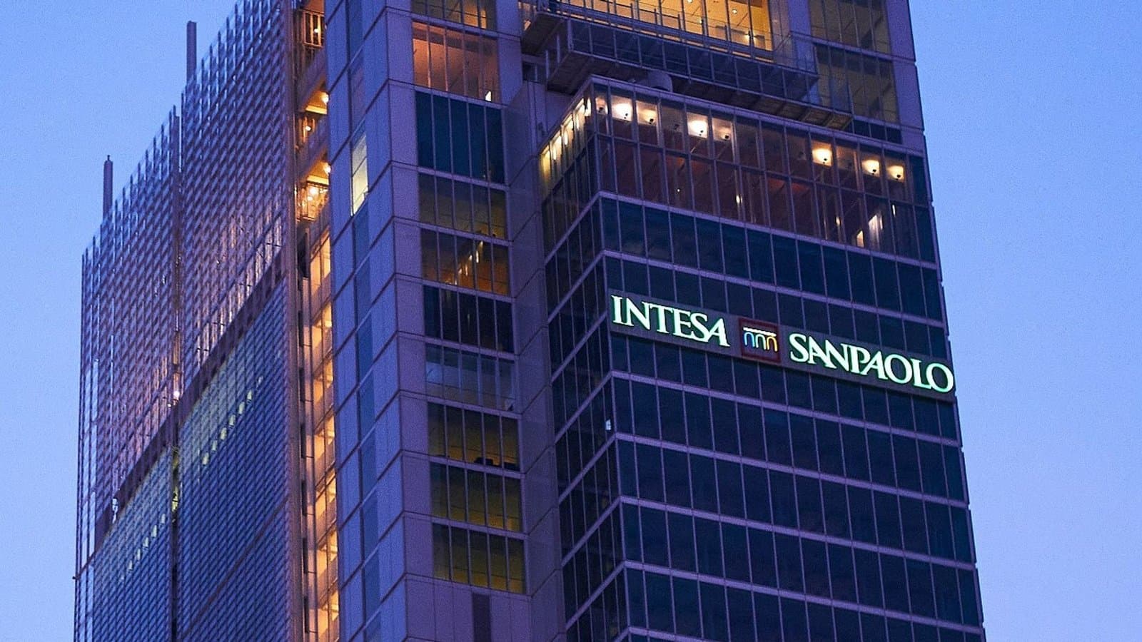 Intesa Sanpaolo dumps Bitcoin ETF holdings but suddenly bets big on Ethereum