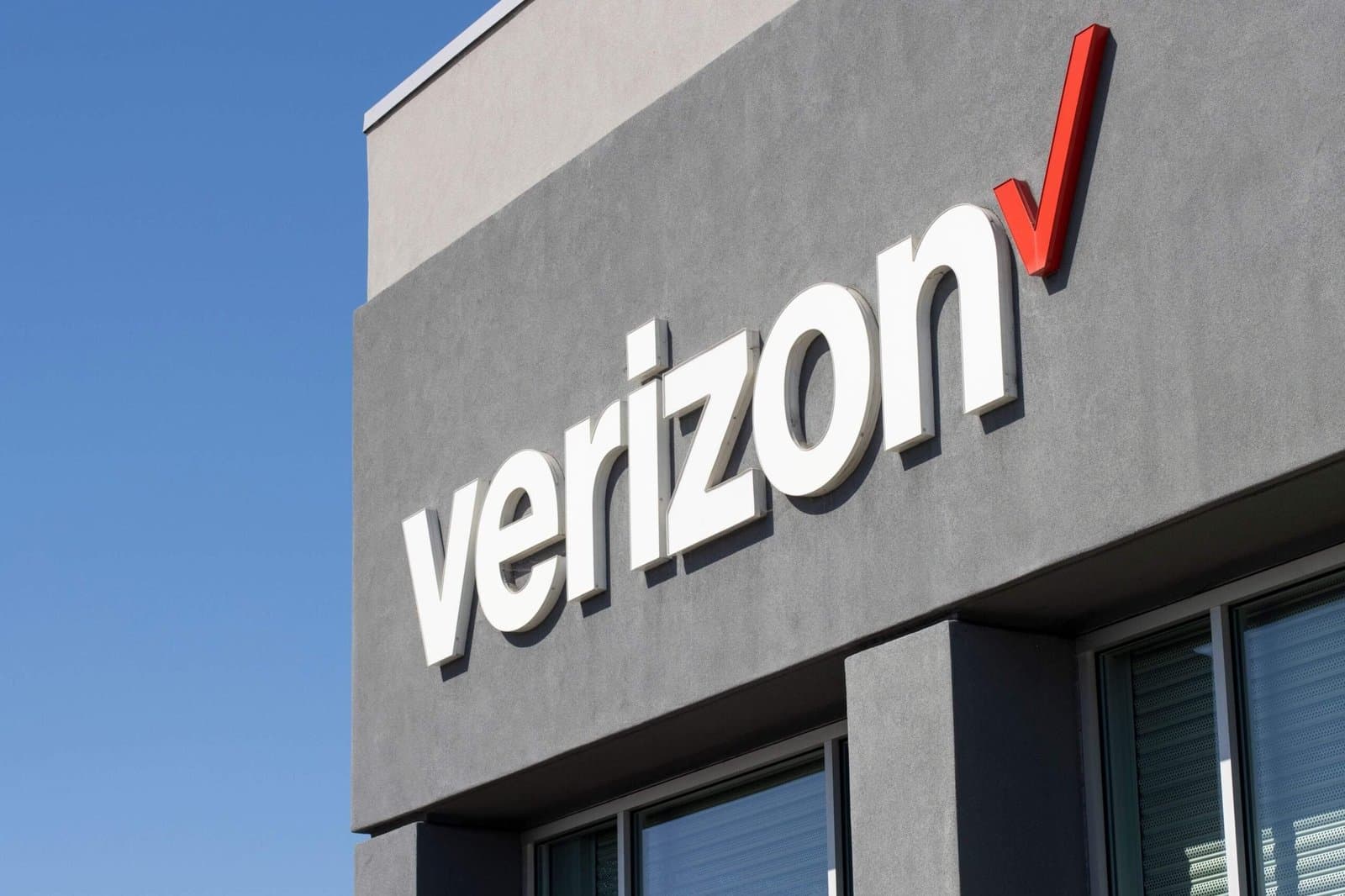 Verizon Shares Jump 4% After Strong Subscriber Growth Beats Forecasts