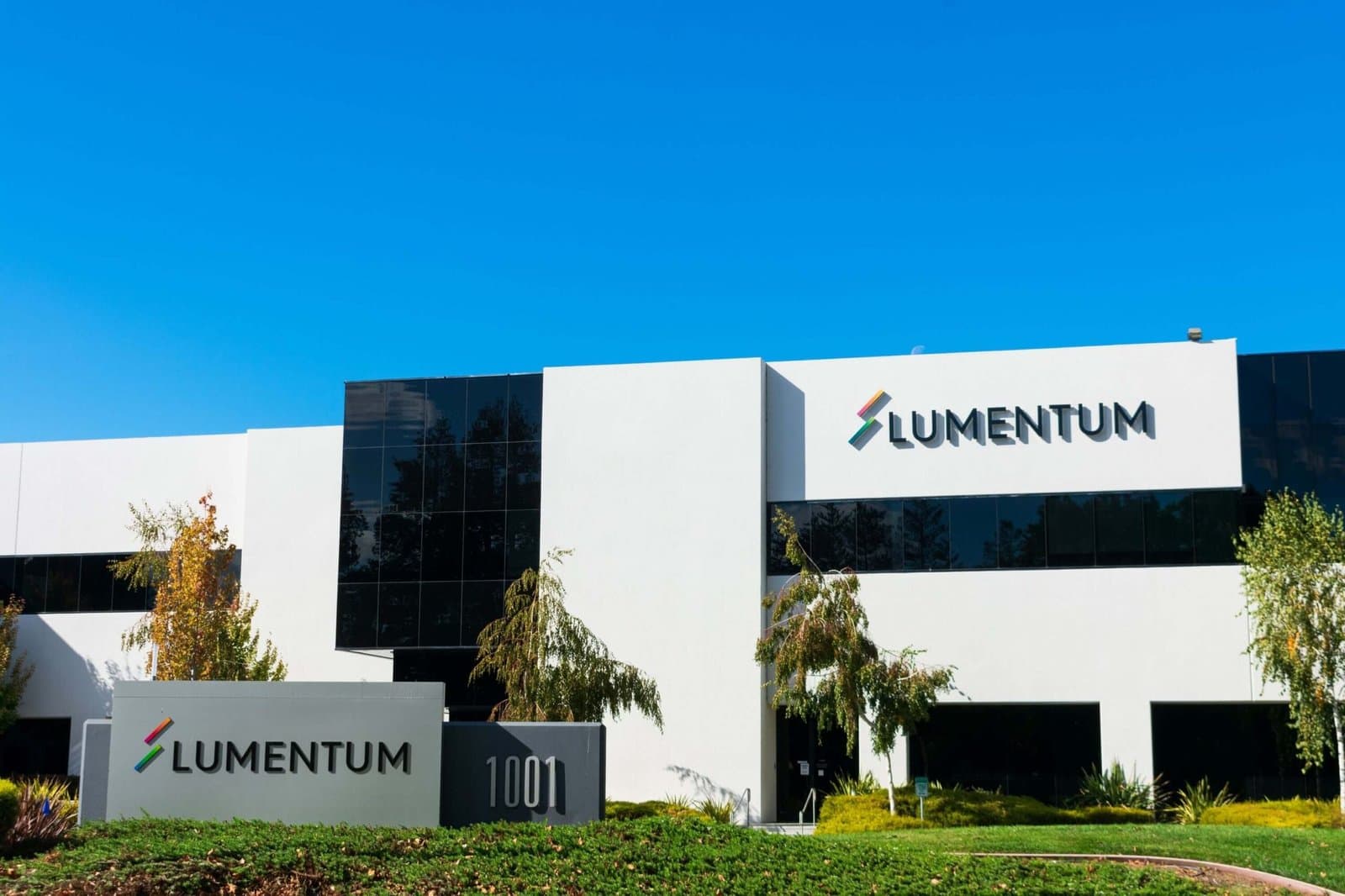 Can Lumentum’s AI-Driven Growth Justify Its Deep Stock Correction?