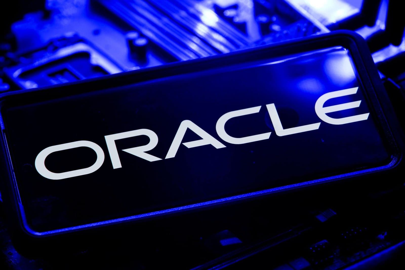 Oracle Gains After Landing $7 Billion Pentagon Software Contract