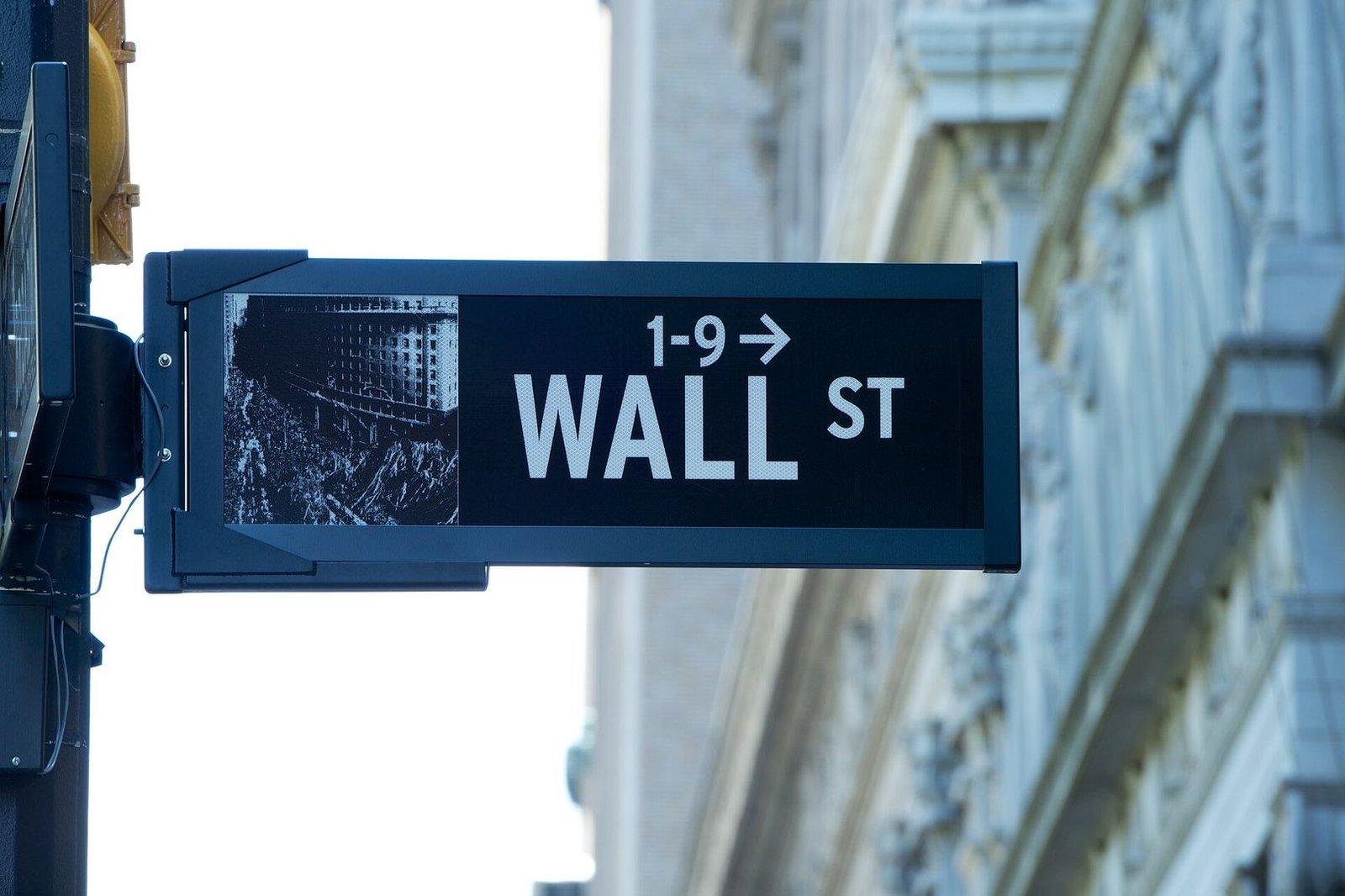What Stalls the Crypto IPO Market Amid AI Surge?