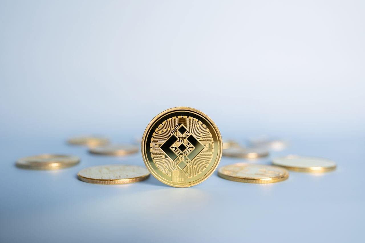 BNB Price Forecast Shows Minimal Movement by August 2026, AI Models Predict