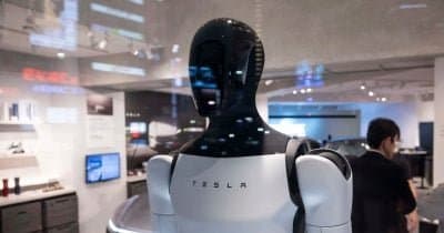 Tesla Integrates Virtuix's Omni One Treadmill to Enhance Humanoid Robot Training