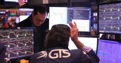 Chip Stocks Slump While S&P 500 Futures Hold Firm Ahead of Tech Earnings