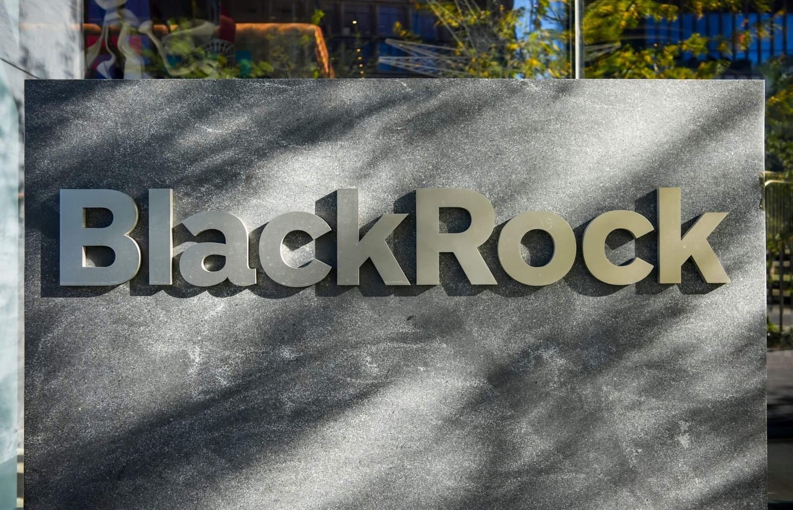 BlackRock launches two tokenized cash funds on Ethereum as GENIUS Act pathway opens