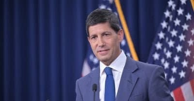 Fed Chair Warsh Under Fire for Holding Interest Rates Steady Amid Persistent Inflation