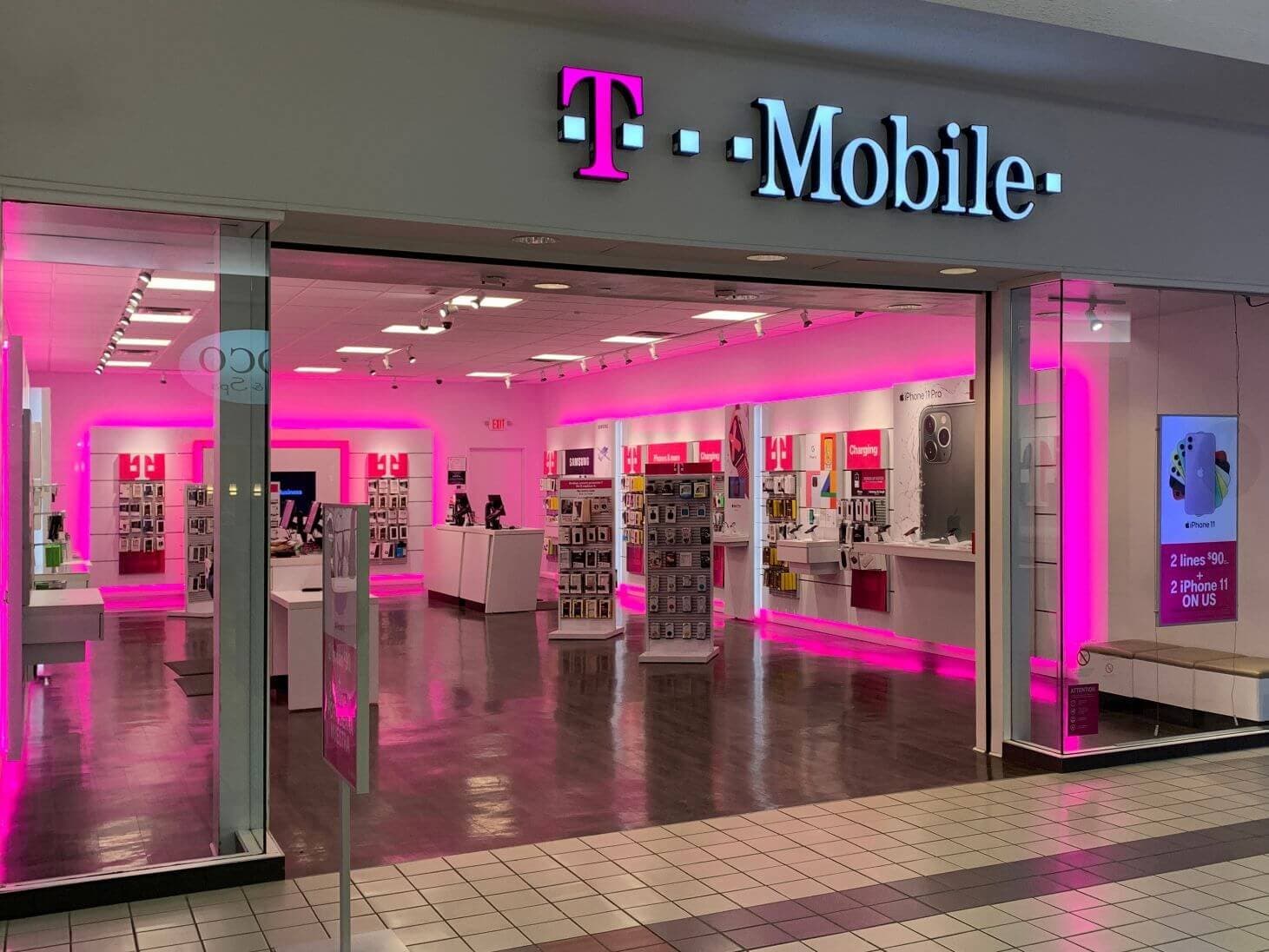 T-Mobile Stock Fell 6% Even as Postpaid Revenue and Network Scores Hit New Highs