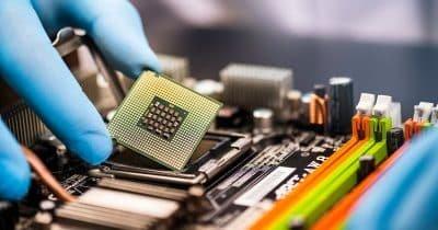 What Intel's AI-Driven Chip Strategy Means for Crypto Hardware Investors