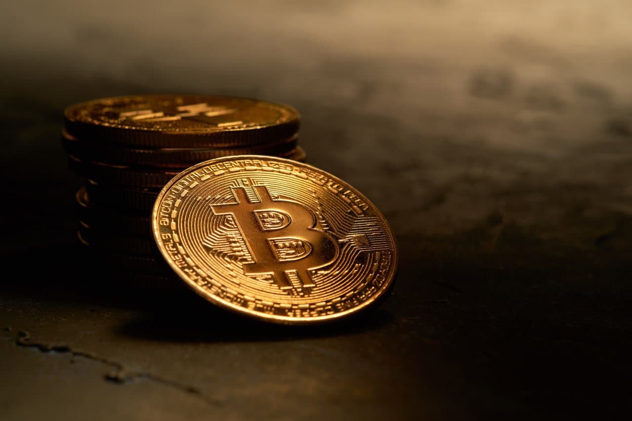Long-Dormant Bitcoin Suddenly Moves as U.S. Buying Interest Falls