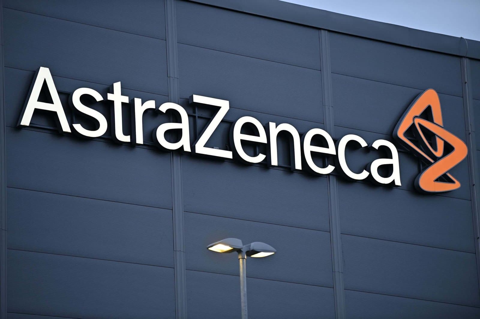 AstraZeneca Shares Climb as Cancer Drug Sales Boost Q2 Performance