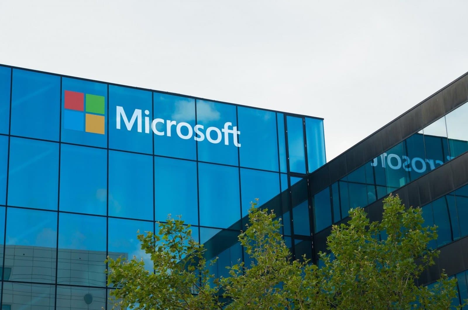Bitcoin Nears $64K While Microsoft’s AI Success Boosts Tech Stocks