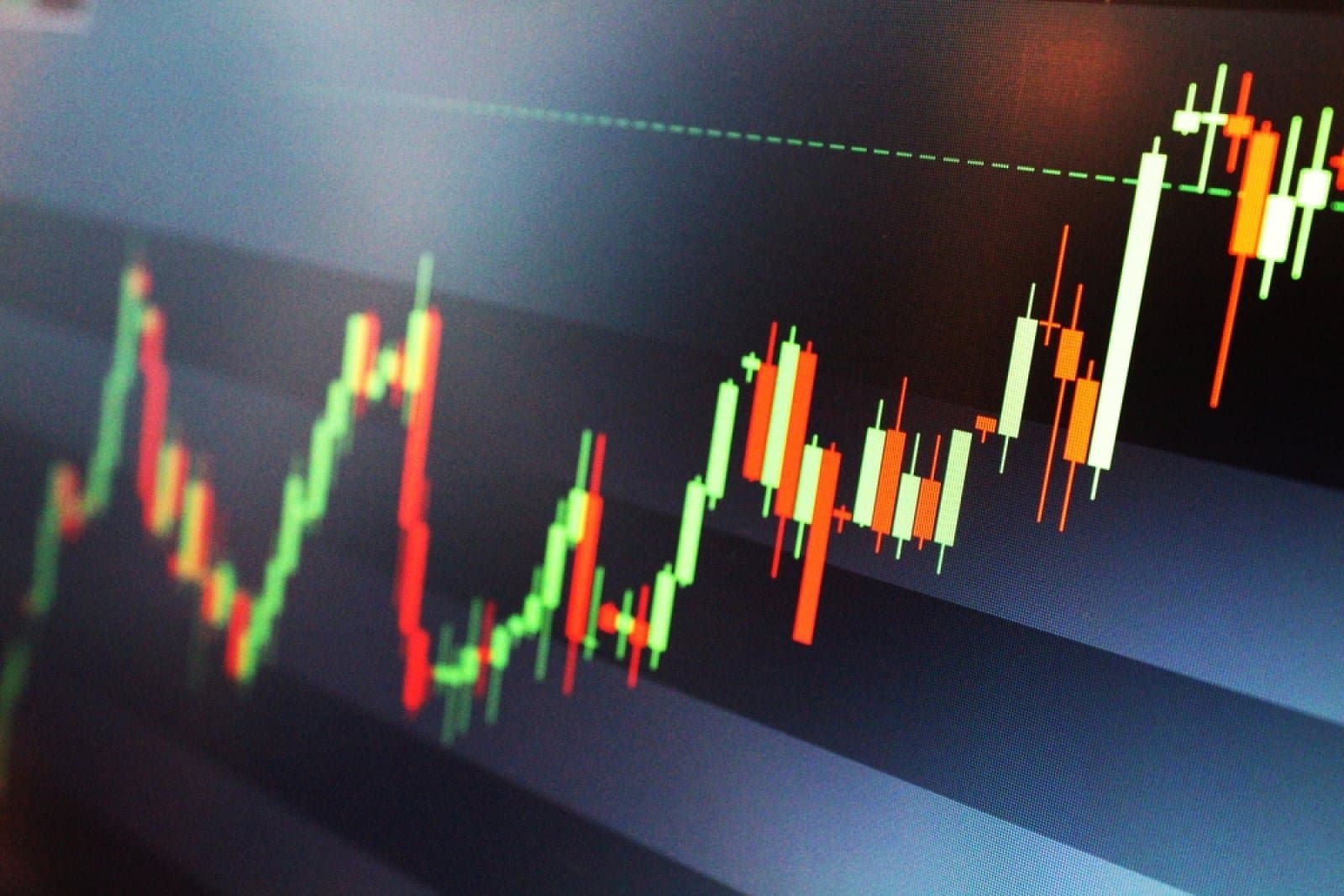 Dogecoin, XRP and Bitcoin stuck in limbo as market struggles to find direction