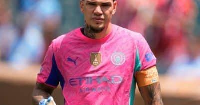 What Manchester United's Transfer Strategy Reveals About Market Sentiment