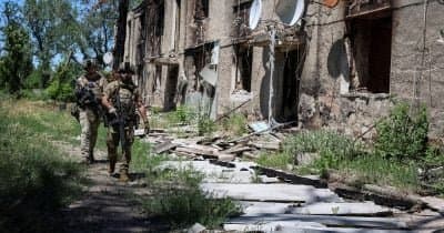 Russian Troops Gain Foothold in Strategic Ukrainian City Amid Intense Fighting