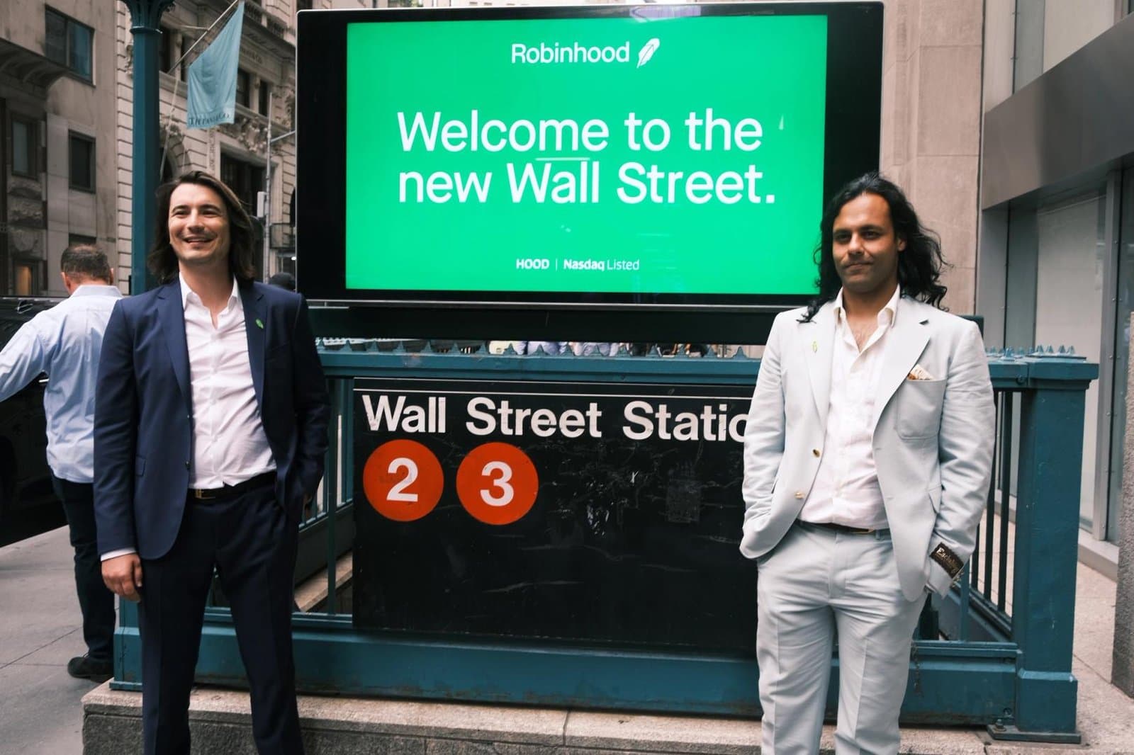 What Robinhood Chain's Surge in Memecoins Means for Tokenized Stocks
