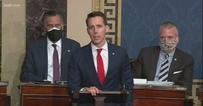 Hawley blocks crypto's biggest regulatory win, splitting Republicans over stablecoin rules