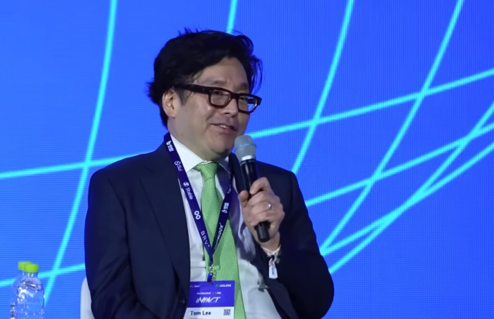 Tom Lee Sees Signs of Crypto Market Bottom Amid Exchange Shutdowns