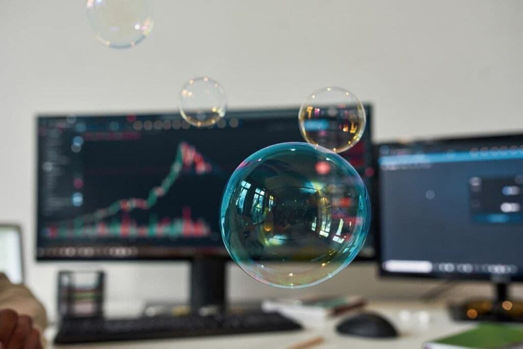 Investor Doug Casey Warns U.S. Faces Looming Economic Collapse Amid Debt Crisis