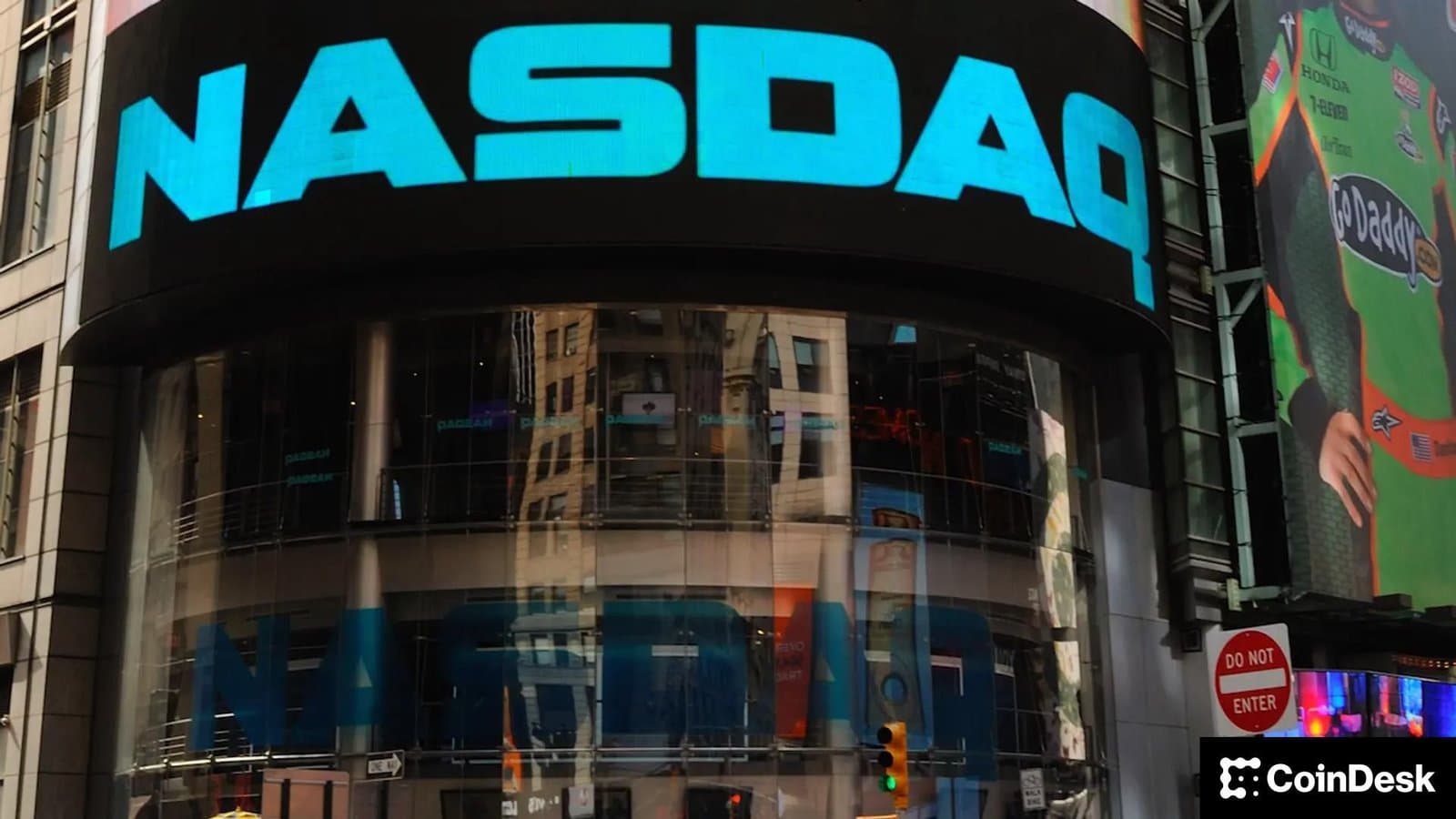 LMAX Considers Sale or IPO with Valuation Up to $5 Billion