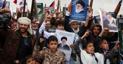 Trump Threatens Military Force Against Houthis After Saudi Tanker Strikes