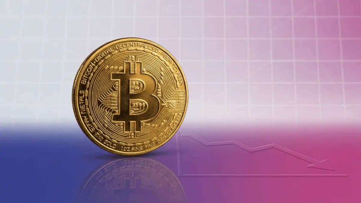 Bitcoin Defies Massive $800 Billion AI-Triggered Selloff, Stays Above $83K