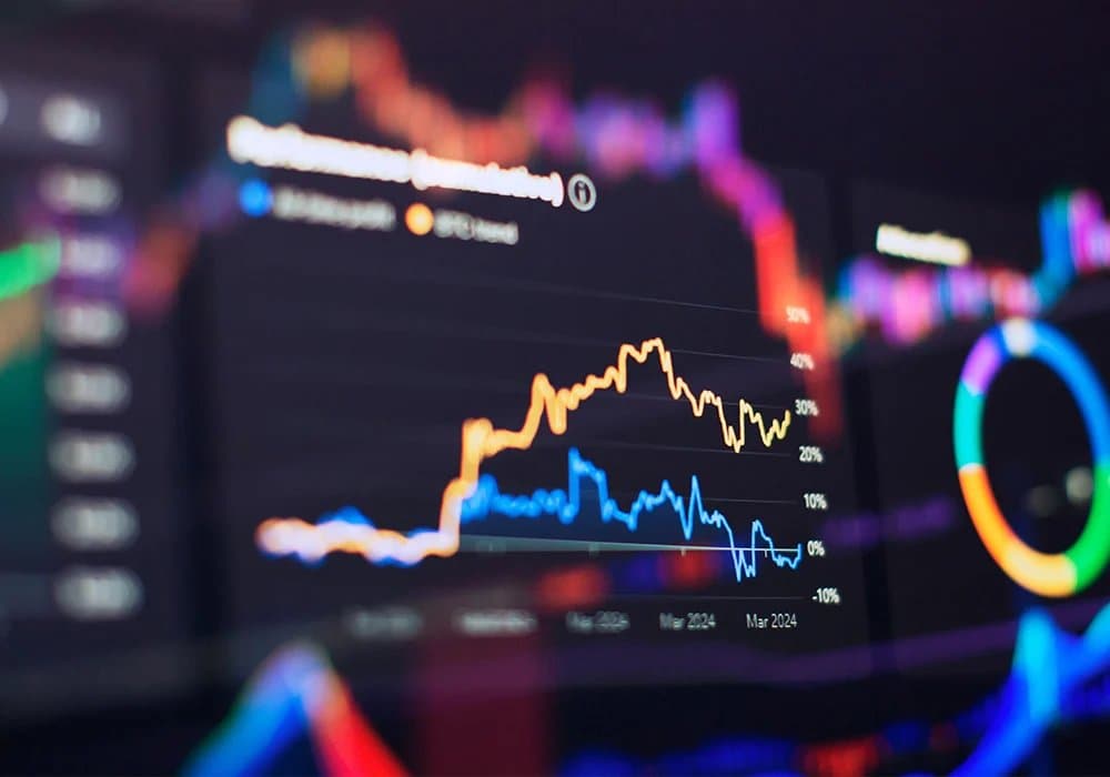 Dow hits record while Nasdaq tumbles, tech rout accelerates as investors flee AI bets