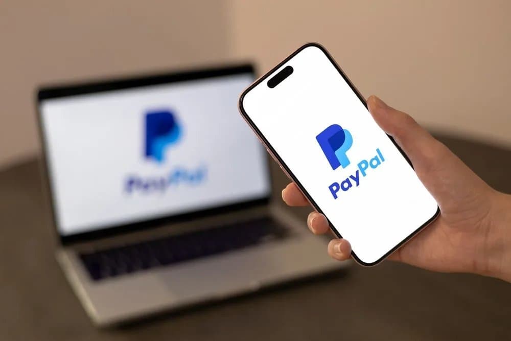 PayPal Shares Climb After Beating Q2 Estimates and Lifting 2026 Profit Forecast