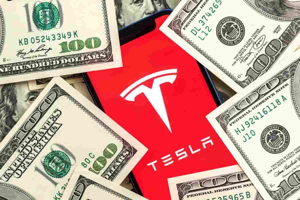 Tesla Shares Drop Over 23% After Michael Burry Discloses Short Position