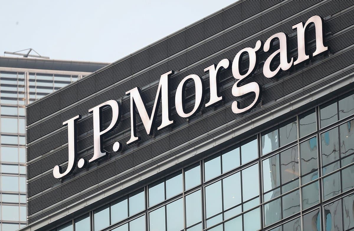 How JPMorgan's Forecast Cuts Signal Challenges Ahead for USDC