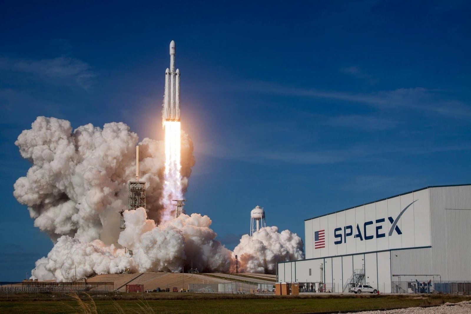 SpaceX stock sinks 11% as insiders prepare to cash out and spending plans spook investors