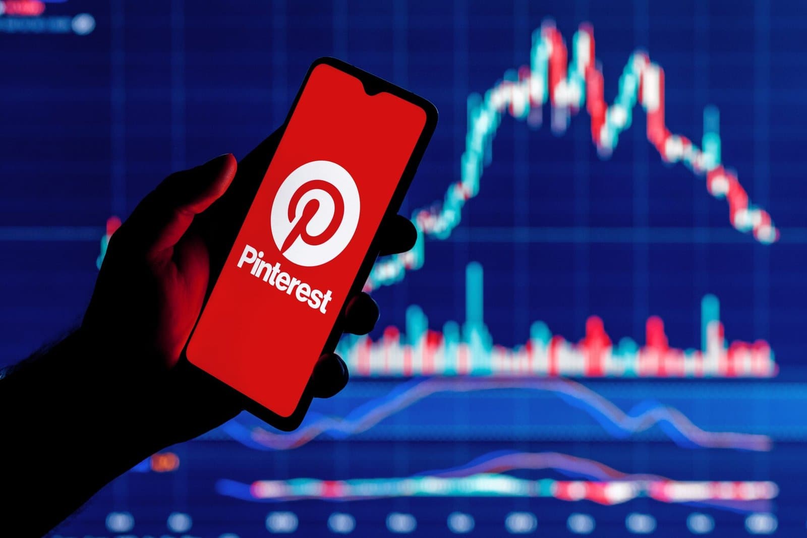 Pinterest shares climb on earnings surprise and aggressive AI bet