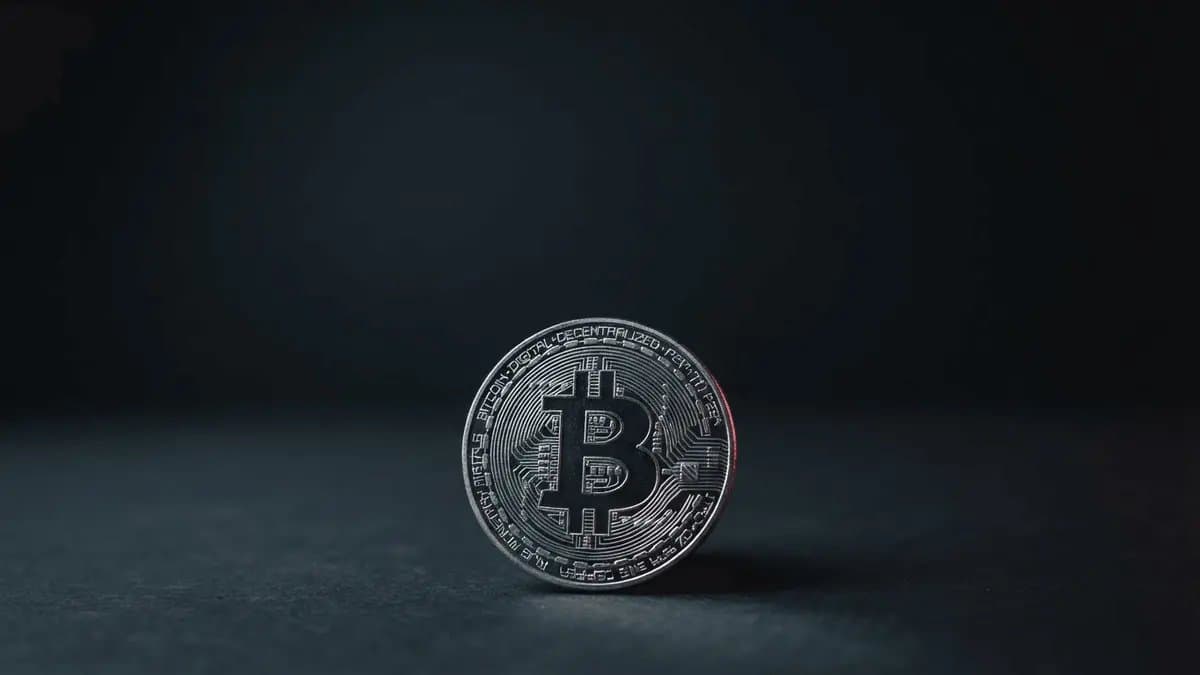 Strategy Unloads Bitcoin to Pay Dividends as Stock Sinks Below Face Value